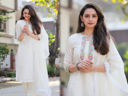 Shruti Marathe share her white colors dress photo on social media | क्या खूब लगती हो बडी, सुंदर दिखती हो.., श्रुती मराठेचे हे फोटो पाहून तुम्हीही हेच म्हणाल