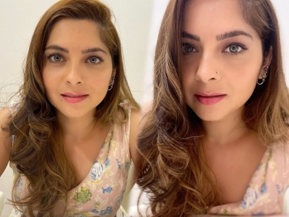 Sonali kulkarni shared a stunning selfie | सोनाली कुलकर्णी शेअर केला स्टनिंग सेल्फी, सेलिब्रेटींसह चाहतेही झाले फिदा