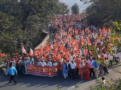 Thousands of laborers travel to Mumbai on foot against agricultural laws, thousands of vehicles to hit Rajbhavana | कृषी कायद्यांविरोधात हजारो कष्टकरी  पायी प्रवास करीत मुंबईकडे रवाना, हजारो वाहने धडकणार राजभावनावर 