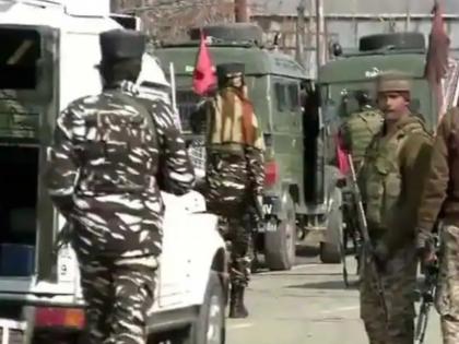 Jammu And Kashmir four army jawans injured in grenade attack of terrorists | Jammu And Kashmir : कुलगाममध्ये दहशतवाद्यांचा ग्रेनेड हल्ला, चार जवान जखमी