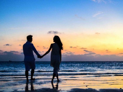 Sharmishtha Raut And Tejas Desai Enjoying Their Honeymoon In Maldives | मालदीव्हजमध्ये हनीमून एन्जॉय करतंय हे मराठमोळं कपल, पाहा त्यांचे खास फोटो