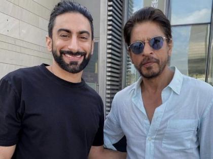 Shahrukh khan pathan shooting in dubai video pics viral | 'पठाण'च्या सेटवरचा शाहरुख खानचा लूक व्हायरल, समोर आले फोटो आणि व्हिडीओ