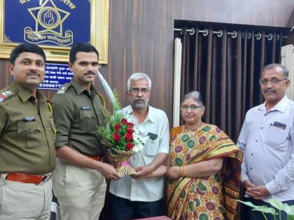 Finally old aged couple got their rightful home; The tenant's attempt to grab the flat was foiled by the police | अखेर आजी-आजोबांना मिळाले हक्काचे घर; फ्लॅट बळकावण्याचा भाडेकरूचा प्रयत्न पोलिसांमुळे फसला 