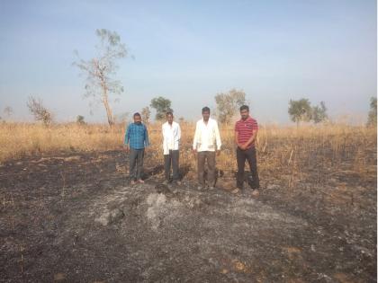 huge fire at Kavali Shivara; Burn cattle fodder with rabi crops | कवली शिवारात आगडोंब; रब्बी पिकांसह गुरांचा चारा जळून खाक