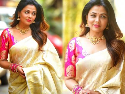 Prarthana behere did glamorous photoshoot in saree | क्या खूब लगती हो, बडी सुंदर दिखती हो..प्रार्थना बेहरेने साडीत केलं ग्लॅमरस फोटोशूट !