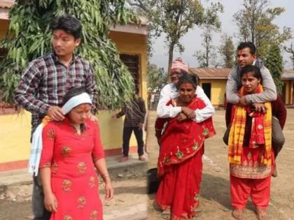 Trending Viral News in Marathi : Woman carry husband on their back news from nepal | Woman carry husband : ऐकावे ते नवलंच! ....म्हणून इथं पतीला पाठीवर बांधून धाव धाव धावतात महिला; कारण वाचून व्हाल अवाक्