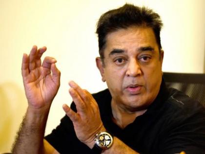 kamal haasan car attacked by youth party activists beat up drunk fan | Kamal Hassan : कमल हासन यांच्या गाडीवर हल्ला, नशेत असलेल्या आरोपीला कार्यकर्त्यांनी केली बेदम मारहाण