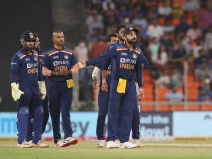 Ind vs Eng: Spectators barred from entering Narendra Modi stadium for third T20 | Ind vs Eng: तिसऱ्या टी-२० साठी प्रेक्षकांना स्टेडियममध्ये प्रवेश बंदी, कोरोना रुग्णसंख्या वाढल्याने निर्णय
