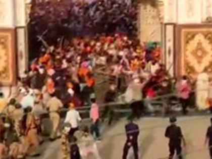 Police restraint in Nanded tragedy averted disaster! | नांदेडच्या दुर्घटनेत पोलिसांच्या संयमाने अनर्थ टळला !