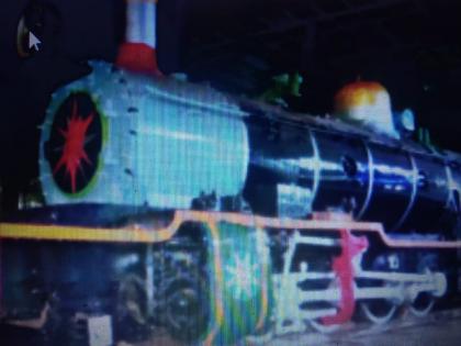 British era narrow gauge locomotive at Thane railway station | ठाणे रेल्वे स्थानकात ब्रिटिशकालीन नॅरोगेज इंजीन, प्रवासी संघटनेचा पाठपुरावा