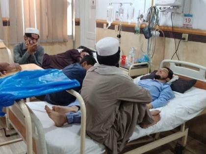 coronavirus: Corona's devastation in Pakistan helping India, record-breaking deaths recorded in a single day | coronavirus: भारताला मदत देऊ करणाऱ्या पाकिस्तानमध्ये कोरोनाचा कहर, दिवसभरात रेकॉर्डब्रेक मृत्यूंची नोंद 