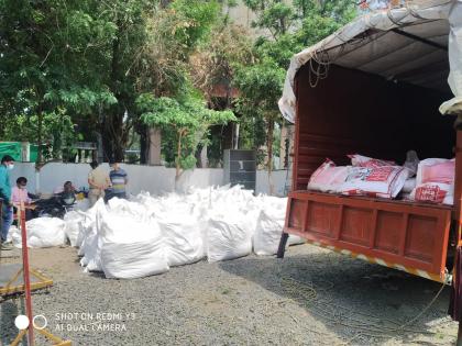 Smuggling of banned aromatic tobacco from pooja bags; Both arrested | पोह्यांच्या पोत्याआडून प्रतिबंधीत सुगंधीत तंबाखूची तस्करी; दोघांना अटक