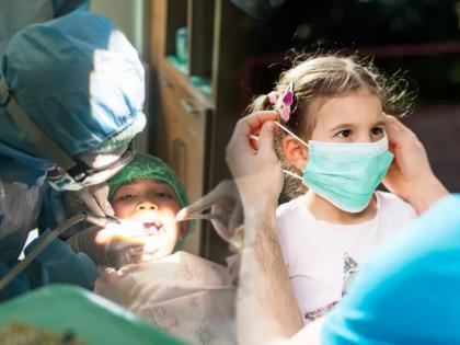 Coronavirus : कोरोनाच्या तिसऱ्या लाटेत लहान मुलांना धोका वाढणार, बचावासाठी आतापासून घ्या अशी खबरदारी
