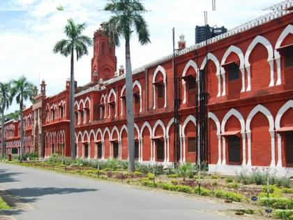 Coronavirus: 16 faculty and 10 former professors of AMU die due to coronavirus in last 20 Days | Coronavirus: देशातील प्रसिद्ध विद्यापीठात कोरोनाचा कहर, २० दिवसांत १६ फॅकल्टी आणि १० निवृत्त प्राध्यापकांचा मृत्यू