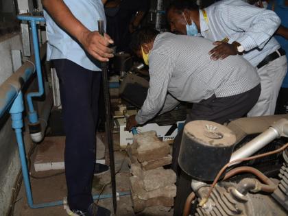 pipe burst in the generator room at the Nashik district hospital after oxygen tank leak tragedy | Nashik News: नाशिककरांच्या काळजात पुन्हा धस्स झाले; जिल्हा रुग्णालयात जनरेटर रुममधील पाईप फुटला