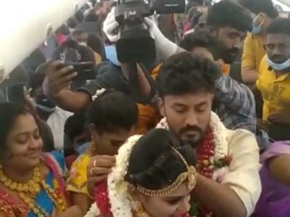 Coronavirus: The wedding took place on the plane and in the air, now the action is interrupted | Coronavirus: विमानात वऱ्हाड आणि हवेतच झाले लग्न, आता कारवाईचे विघ्न 