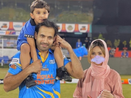 'I am Her Mate, Not Her Master': Irfan Pathan Responds to Criticism on Wife's Blurred Picture | इरफान पठाणच्या पत्नीच्या फोटोवरून सुरू झालाय नवा वाद; क्रिकेटपटू म्हणतो, मी तिचा मालक नाही, जोडीदार!