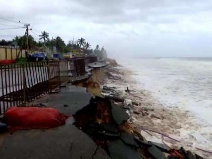 Tauktae Cyclone: Tauktae cyclone victims to get help at increased rates, Cabinet decision; Rates higher than central government rates | Tauktae Cyclone: तौक्ते चक्रीवादळग्रस्तांना मिळणार वाढीव दराने मदत, मंत्रिमंडळाचा निर्णय; केंद्र सरकारच्या दरापेक्षा अधिक दर