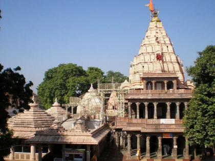 Another Mandir found under the Mahakal Mandir in Ujjain, ancient idols found in excavations | उज्जैनमधील महाकाल मंदिराखाली सापडला अनमोल खजिना, पुरातत्व तज्ज्ञही आश्चर्यचकीत 