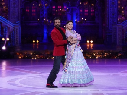 Madhuri Dixit and Javed Jaffrey reunite after a decade on COLORS Dance Deewane | 'डान्‍स दिवाने'शोच्या मंचावर माधुरी दिक्षित आणि जावेद जाफ्री एक दशकानंतर आले एकत्र