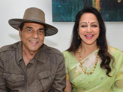 You will be shocked to no Hema Malini's wealth, It's more than husband Dharmendra's wealth | संपत्तीच्या बाबतीत पती धर्मेंद्र यांनाही मागे टाकतात हेमा मालिनी,आकडा वाचून तुम्हीही व्हाल थक्क