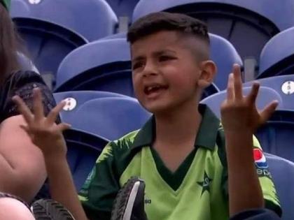 ENG vs PAK : Shahid Afridi & Shoaib Akhtar furious after pakistan humiliating defeat, said now people are stopping watchin cricket  | पैसे देऊनही पाकिस्तानचा सामना कोणी पाहणार नाही; इंग्लंडकडून लाजीरवाण्या पराभवानंतर माजी खेळाडूंकडून जाहीर वाभाडे!