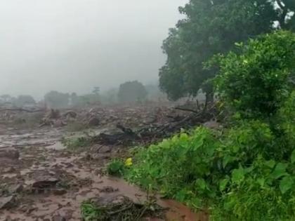 32 killed, many feared trapped under pile in Talai village in Mahad | मोठी दुर्घटना! महाडमधील तळीये गावात दरड कोसळली, ३५ जणांचा मृत्यू, अनेकजण ढिगाऱ्याखाली अडकल्याची भीती 