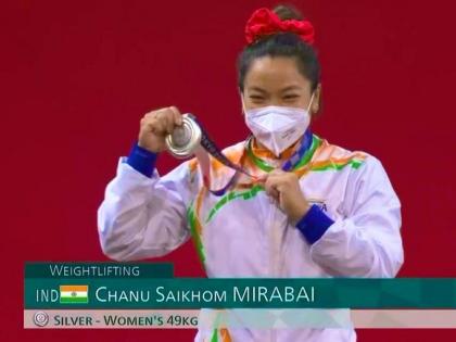 Tokyo Olympics: Wow! Mirabai, earn silver medal for India. India's medal account opened in Tokyo | Tokyo Olympics: जय हो! वेटलिफ्टिंगमध्ये मीराबाई चानूला रौप्यपदक; टोकियो ऑलिम्पिकमध्ये भारतानं पदकांचं खातं उघडलं