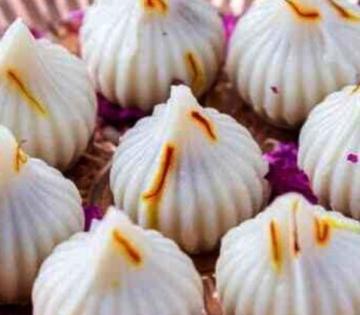 Modak Recipe : उकडीचे मोदक बनवताना फाटतात? ही घ्या रेसेपी अन् मऊ, पांढऱ्याशुभ्र मोदकांसाठी टिप्स