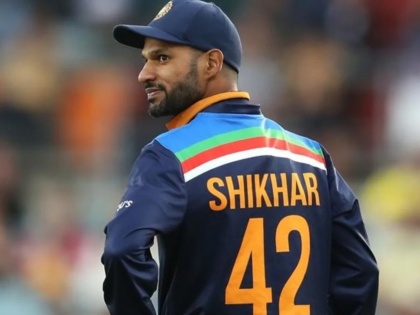 India vs Sri Lanka: Eight players including Shikhar Dhawan to miss the entire series; Get Close Contacts with Krunal Pandya, find out the full list | India vs Sri Lanka : शिखर धवनसह आठ खेळाडू संपूर्ण मालिकेला मुकणार; कृणाल पांड्याच्या आले होते संपर्कात, जाणून घ्या संपूर्ण लिस्ट