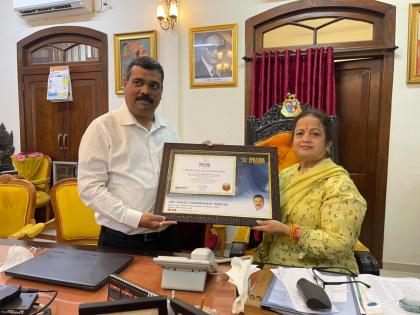 the world Book of Records london noted the corona work of the deputy mayor of mumbai | वर्ल्ड बुक ऑफ रेकॉर्ड्स यांनी घेतली मुंबईच्या उपमहापौरांच्या कोरोना कार्याची दखल