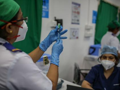 Corona Vaccination: Vaccination on 50 crores! A comforting picture while the patient is on hand | Corona Vaccination: कोरोनाविरोधातील लसीकरण 50 काेटींवर! रुग्णवाढ हाेत असतानाच दिलासादायक चित्र