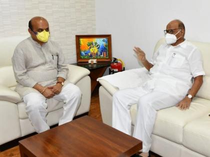 Meeting between Sharad Pawar and Karnataka Chief Minister Bammai | शरद पवार आणि कर्नाटकचे मुख्यमंत्री बाेम्मई यांची भेट, पाणीवाटप व पूरस्थितीबाबत चर्चा