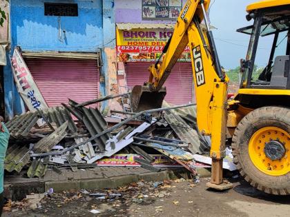 illegal construction in Ulhasnagar; Action by order of Deputy Commissioner Priyanka Rajput | अखेर उल्हासनगरातील अवैध बांधकामावर हातोडा; उपायुक्त प्रियंका राजपूत यांच्या आदेशाने कारवाई