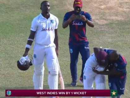 West Indies beat Pakistan by 1 wicket; They are currently the table toppers of World Test Championship | WI vs PAK 1st Test : वेस्ट इंडिजचा थरारक लढतीत पाकिस्तानवर १ विकेट राखून विजय; टीम इंडियाला बसला धक्का!