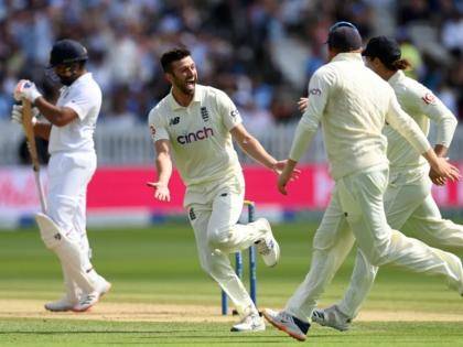 IND vs ENG : Mark Wood has been ruled out of the third Test against India due to shoulder injury | IND vs ENG : इंग्लंडला धक्का, लॉर्ड्स कसोटीत ५ विकेट्स घेणाऱ्या गोलंदाजाची तिसऱ्या कसोटीतून माघार!