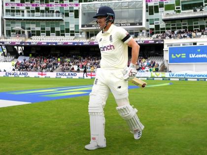 England players are wearing black armbands today to honour the passing of our former captain Ted Dexter | इंग्लंडच्या संघावर कोसळला दुःखाचा डोंगर, म्हणून खेळाडूंनी घेतला 'हा' निर्णय!