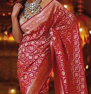 Saree Fashion Tips : सिंपल साडी नेसून क्लासी लूक हवाय? मग या घ्या चित्रांगदा सिंहच्या स्टायलिंग टिप्स 
