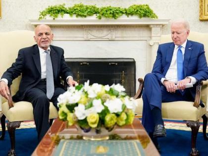 Afghanistan Crisis: The last conversation between Joe Biden and Ashraf Ghani came to light. | Afghanistan Crisis: जो बायडेन आणि अश्रफ घानी यांच्यातील अखेरचे संभाषण आले समोर, १४ मिनिटांच्या चर्चेत झाले अनेक धक्कादायक गौप्यस्फोट 