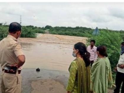 Big news; Precedence in 34 villages of Solapur district due to heavy rains | मोठी बातमी; मोठया पावसामुळे सोलापूर जिल्ह्यातील ३४ गावांमध्ये पूरस्थिती