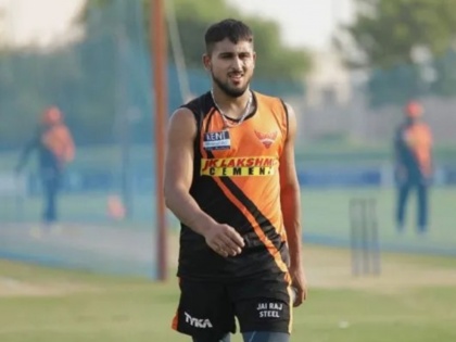Umran Malik joins Sunrisers Hyderabad as short-term COVID-19 replacement for T Natarajan | IPL 2021: जम्मू-काश्मीरचा गोलंदाज आयपीएल खेळणार, सनरायझर्स हैदराबादची 'इभ्रत' वाचवणार; जाणून घ्या कोण आहे  उम्रान मलिक 