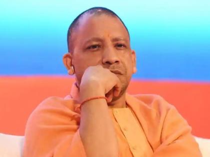 video of cm yogi adityanath during chandauli program is going viral on social media | "पैशांसाठी आलो पण पैसे मिळालेच नाहीत"; योगींच्या कार्यक्रमातून बाहेर पडणाऱ्या लोकांचा 'तो' Video व्हायरल