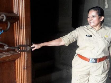 Police officer Sujata Patil arrested by ACB | पोलीस अधिकारी सुजाता पाटील यांना एसीबीने केली अटक