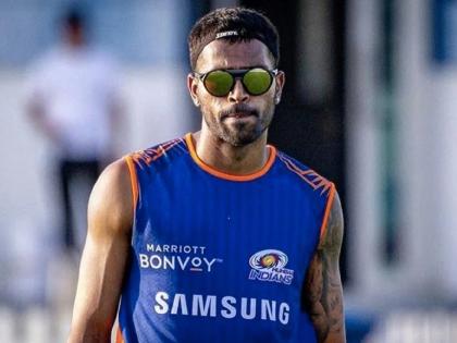 T20 World Cup 2021: Harshal Patel and Venkatesh Iyer to stay back in UAE after IPL 2021 as cover for Hardik Pandya? | T20 World Cup 2021, Hardik Pandya : हार्दिक पांड्याला रिप्लेसमेंट म्हणून बीसीसीआय तीन खेळाडूंना UAEत थांबवून घेणार?; १५ ऑक्टोबरला मोठी घोषणा होणार