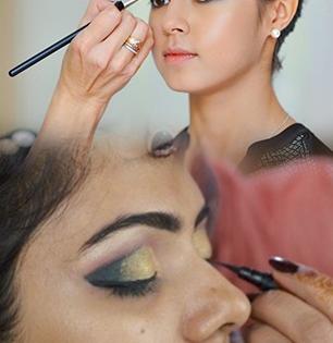 Skin Care Tips : बाहेर जाताना मेकअप नाही पण रोज पावडर लावता? 'या' ५ चुकांमुळे तुम्ही वयापेक्षा १० वर्ष म्हातारं दिसाल