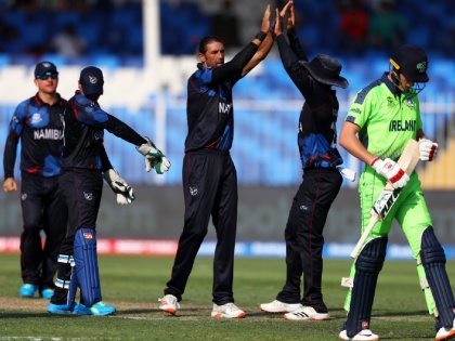 T20 World Cup, NAM vs IRE : Namibia need 126 runs to qualify into Super 12 and make history in the T20 World Cup, Ireland were 55/0 after 6 overs, but finishes with 125/8 | T20 World Cup, NAM vs IRE : नामिबिया इतिहास घडवण्याच्या उंबरठ्यावर, आयर्लंडचे ८ फलंदाज ६३ धावांत पाठवले माघारी