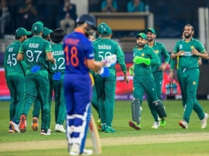 T20 World Cup : Virat Kohli Slips One Slot to 5th, KL Rahul Down to 8th Spot in ICC T20 Batter Rankings | T20 World Cup, Virat Kohli : न्यूझीलंडचा सामना करण्यापूर्वी विराट कोहलीला बसला धक्का; पाकिस्तानचा संघ ठरला कारणीभूत