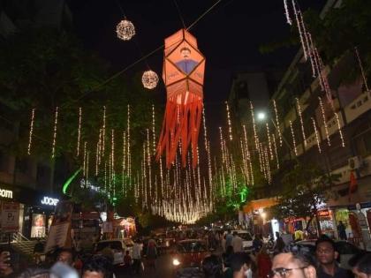 mns did full of lighting and celebrates Deepotsav on phadke road in dombivli | मनसेनं झटकली डोंबिवलीच्या फडके रोडची मरगळ; 'दिपोत्सवा'ने उजळून निघाला परिसर