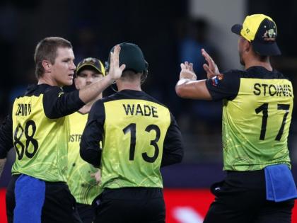 T20 World Cup, AUS vs BAN : Five wicket haul for Adam Zampa, Australia chase down 74 runs from just 6.2 overs against Bangladesh and moved second in the points table | T20 World Cup, AUS vs BAN : ऑस्ट्रेलियानं ६.१ षटकांत बांगलादेशला लोळवलं; अ‍ॅडम झम्पाच्या पाच विकेट्स अन् अ‍ॅरोन फिंचची फटकेबाजी