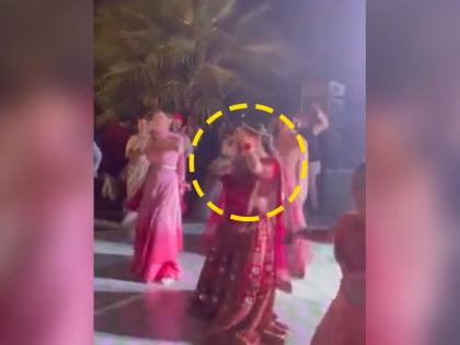 bride dancing in wedding on song husn hai suhana goes viral on social media | लग्नातच नवरी म्हणते, 'हुस्न है सुहाना', नवरीने जे केलं त्याची सोेशल मिडियावर जोरदार चर्चा